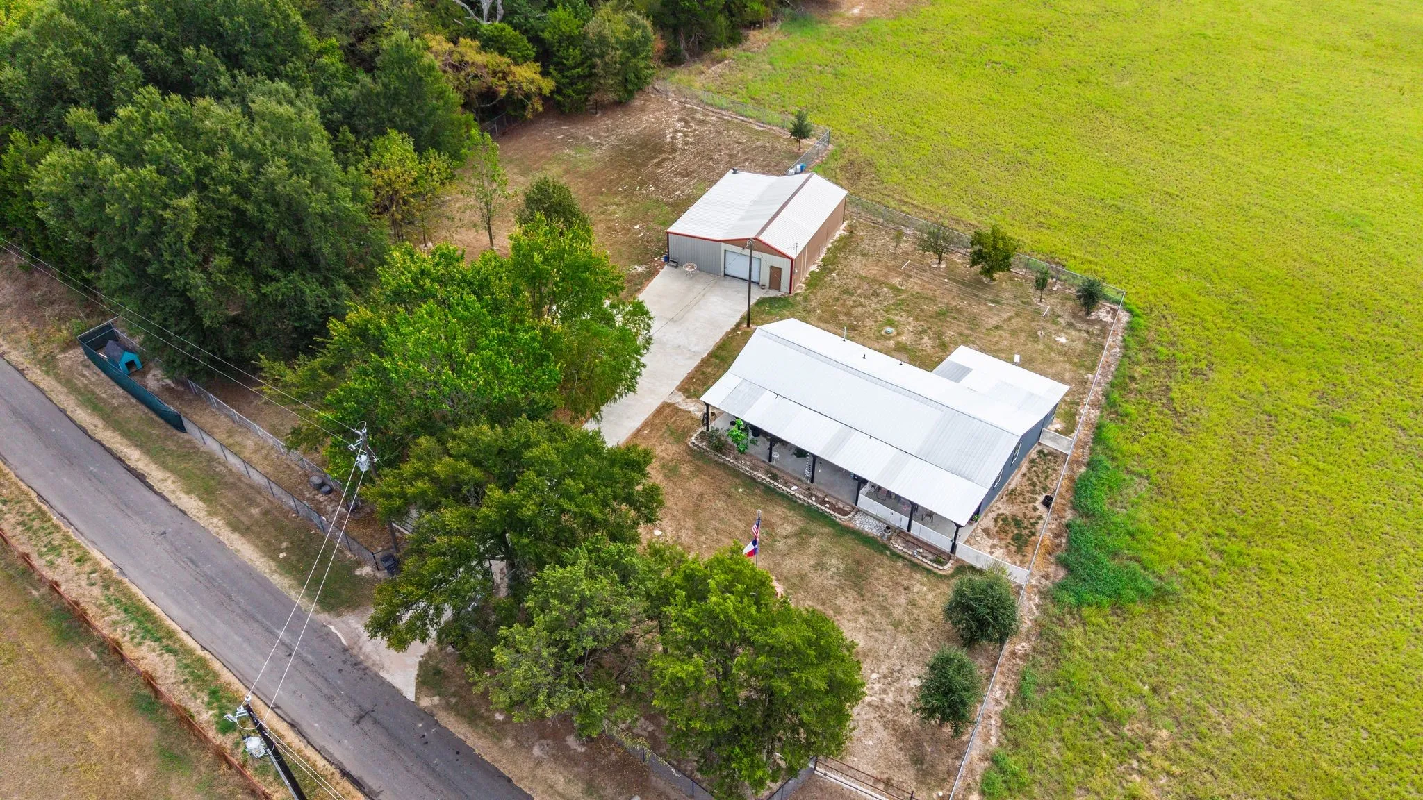 Single Family Residence For Sale in Rains County , 248 Rs County Road 3060, Emory, Texas 75440, 2 Bedroom, 3 Bathroom, 2 Garage spaces, 1,276 Sqft, built in 1960, mls#21402462, Real Estate Agent in Emory, Homes For Sale in Rains county, Homes For Sale in Emory, Realtor in Emory Texas, Real Estate Brokerage Independent Realty Texas, Luminita Cordes Realtor