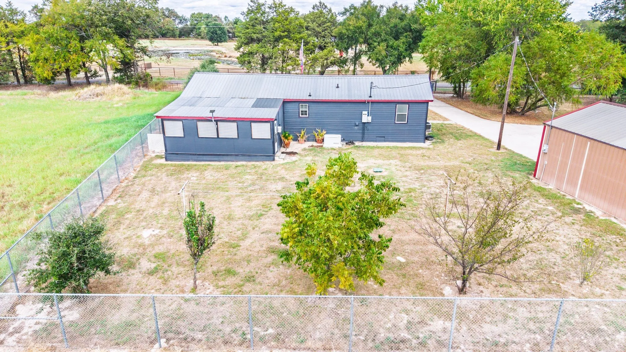 Single Family Residence For Sale in Rains County , 248 Rs County Road 3060, Emory, Texas 75440, 2 Bedroom, 3 Bathroom, 2 Garage spaces, 1,276 Sqft, built in 1960, mls#21402462, Real Estate Agent in Emory, Homes For Sale in Rains county, Homes For Sale in Emory, Realtor in Emory Texas, Real Estate Brokerage Independent Realty Texas, Luminita Cordes Realtor