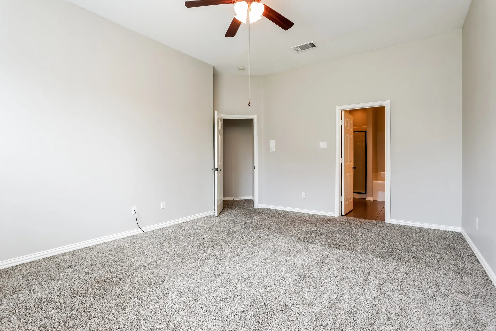 Single Family Residence For Rent in Dallas County , 1209 Wentwood Drive, De Soto, Texas 75115, 4 Bedroom, 3 Bathroom, 2 Garage spaces, 2,846 Sqft, built in 2007, mls#21402464, Real Estate Agent in De Soto, Homes For Rent in Dallas county, Homes For Rent in De Soto, Realtor in De Soto Texas, Real Estate Brokerage Independent Realty Texas, Luminita Cordes Realtor