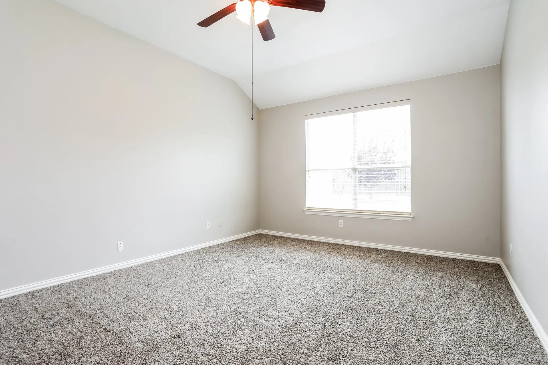 Single Family Residence For Rent in Dallas County , 1209 Wentwood Drive, De Soto, Texas 75115, 4 Bedroom, 3 Bathroom, 2 Garage spaces, 2,846 Sqft, built in 2007, mls#21402464, Real Estate Agent in De Soto, Homes For Rent in Dallas county, Homes For Rent in De Soto, Realtor in De Soto Texas, Real Estate Brokerage Independent Realty Texas, Luminita Cordes Realtor
