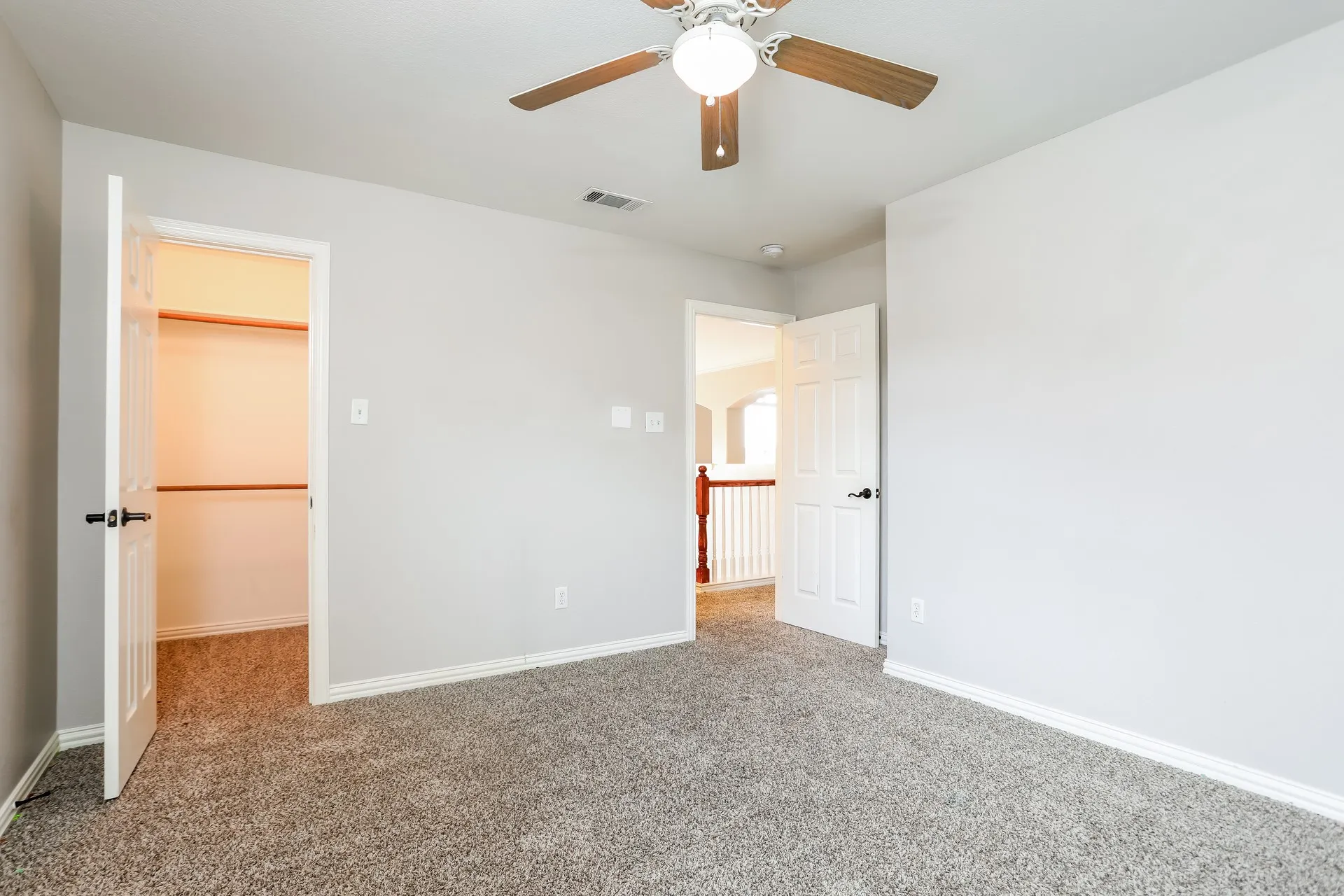 Single Family Residence For Rent in Dallas County , 1209 Wentwood Drive, De Soto, Texas 75115, 4 Bedroom, 3 Bathroom, 2 Garage spaces, 2,846 Sqft, built in 2007, mls#21402464, Real Estate Agent in De Soto, Homes For Rent in Dallas county, Homes For Rent in De Soto, Realtor in De Soto Texas, Real Estate Brokerage Independent Realty Texas, Luminita Cordes Realtor