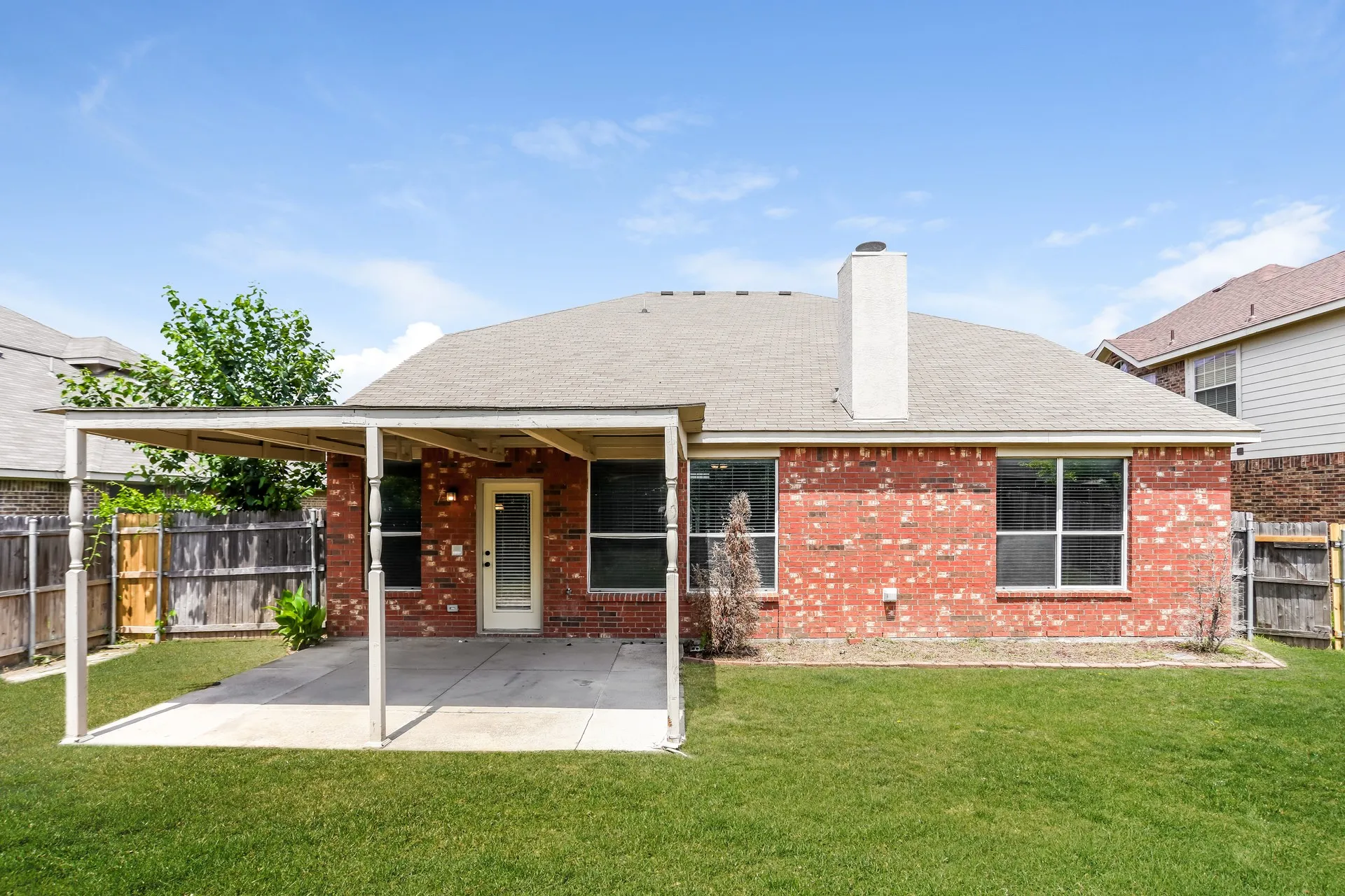 Single Family Residence For Rent in Dallas County , 1209 Wentwood Drive, De Soto, Texas 75115, 4 Bedroom, 3 Bathroom, 2 Garage spaces, 2,846 Sqft, built in 2007, mls#21402464, Real Estate Agent in De Soto, Homes For Rent in Dallas county, Homes For Rent in De Soto, Realtor in De Soto Texas, Real Estate Brokerage Independent Realty Texas, Luminita Cordes Realtor