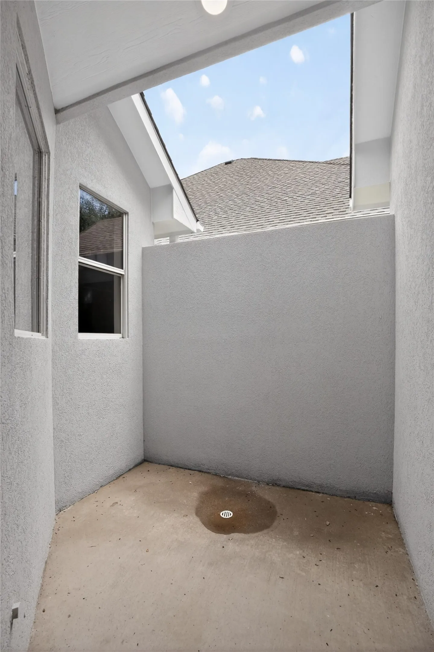 Single Family Residence For Sale in Dallas County , 909 Saint Andrews Place, De Soto, Texas 75115, 3 Bedroom, 3 Bathroom, 2 Garage spaces, 2,643 Sqft, built in 1996, mls#21402467, Real Estate Agent in De Soto, Homes For Sale in Dallas county, Homes For Sale in De Soto, Realtor in De Soto Texas, Real Estate Brokerage Independent Realty Texas, Luminita Cordes Realtor