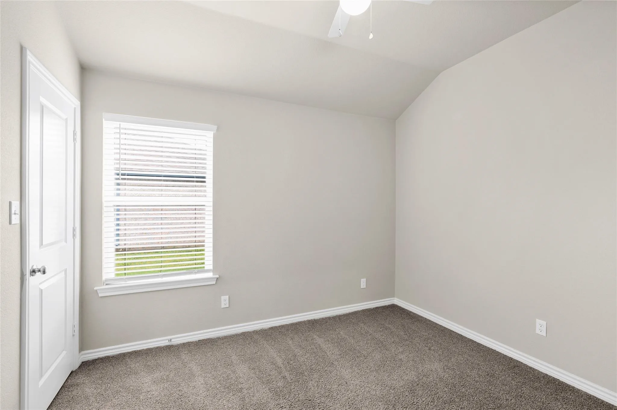 Single Family Residence For Rent in Grayson County , 1104 Silverton Drive, Sherman, Texas 75092, 3 Bedroom, 2 Bathroom, 2 Garage spaces, 1,517 Sqft, built in 2020, mls#21402468, Real Estate Agent in Sherman, Homes For Rent in Grayson county, Homes For Rent in Sherman, Realtor in Sherman Texas, Real Estate Brokerage Independent Realty Texas, Luminita Cordes Realtor
