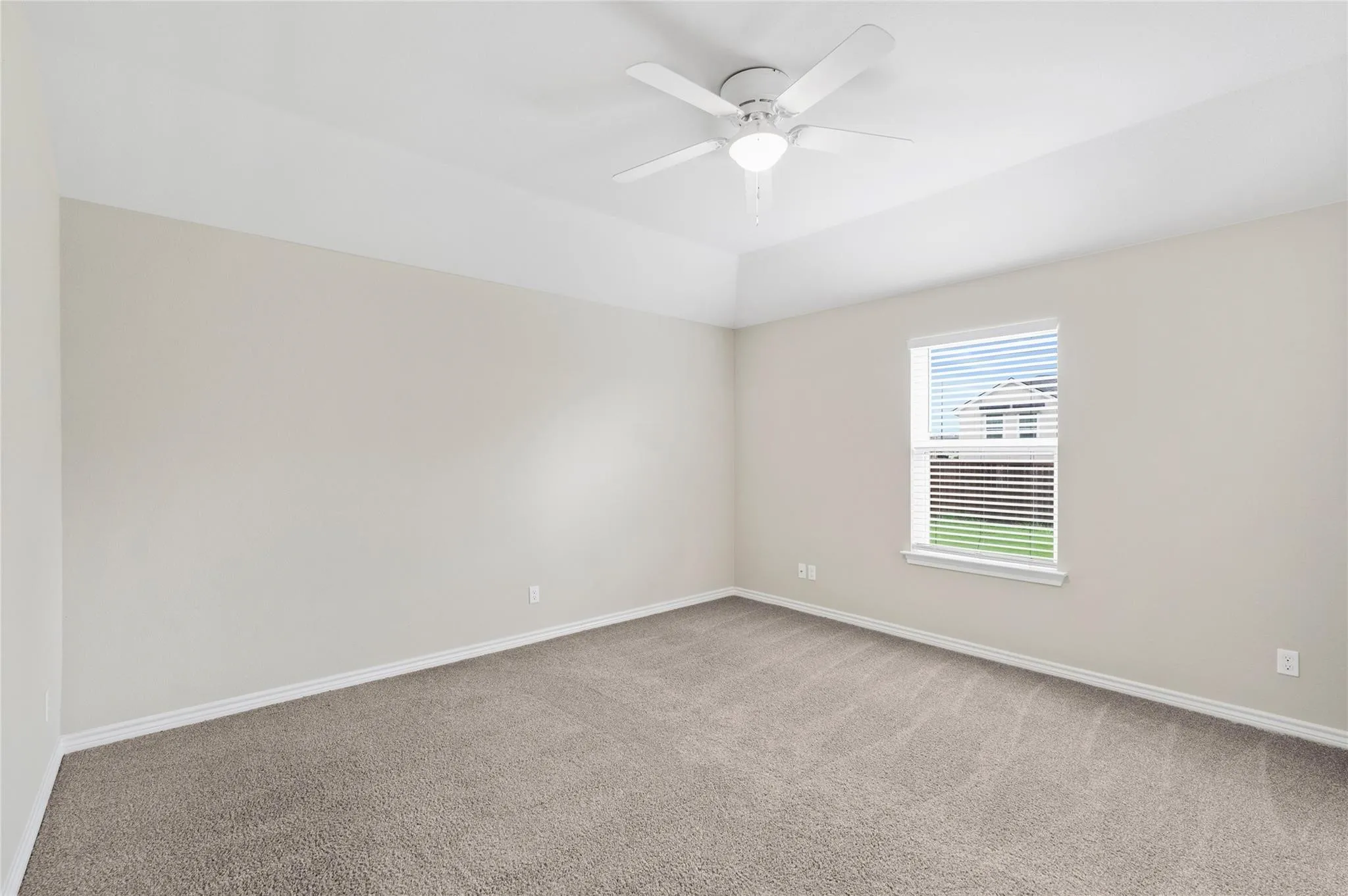 Single Family Residence For Rent in Grayson County , 1104 Silverton Drive, Sherman, Texas 75092, 3 Bedroom, 2 Bathroom, 2 Garage spaces, 1,517 Sqft, built in 2020, mls#21402468, Real Estate Agent in Sherman, Homes For Rent in Grayson county, Homes For Rent in Sherman, Realtor in Sherman Texas, Real Estate Brokerage Independent Realty Texas, Luminita Cordes Realtor