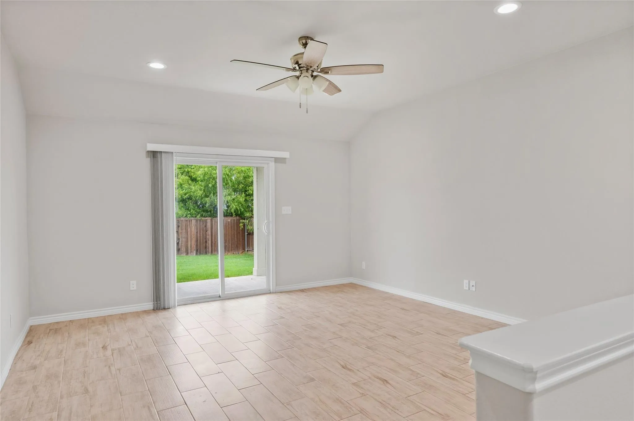 Single Family Residence For Rent in Grayson County , 1104 Silverton Drive, Sherman, Texas 75092, 3 Bedroom, 2 Bathroom, 2 Garage spaces, 1,517 Sqft, built in 2020, mls#21402468, Real Estate Agent in Sherman, Homes For Rent in Grayson county, Homes For Rent in Sherman, Realtor in Sherman Texas, Real Estate Brokerage Independent Realty Texas, Luminita Cordes Realtor