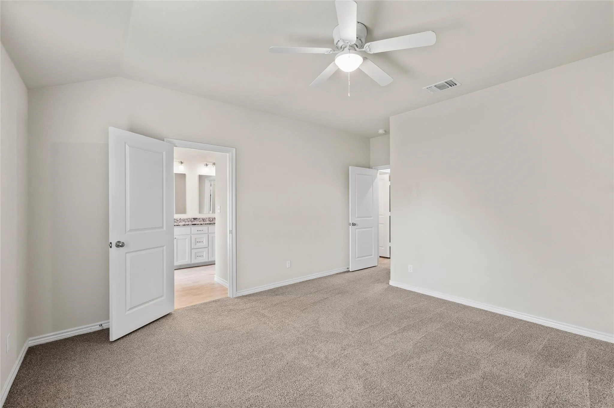 Single Family Residence For Rent in Grayson County , 1104 Silverton Drive, Sherman, Texas 75092, 3 Bedroom, 2 Bathroom, 2 Garage spaces, 1,517 Sqft, built in 2020, mls#21402468, Real Estate Agent in Sherman, Homes For Rent in Grayson county, Homes For Rent in Sherman, Realtor in Sherman Texas, Real Estate Brokerage Independent Realty Texas, Luminita Cordes Realtor