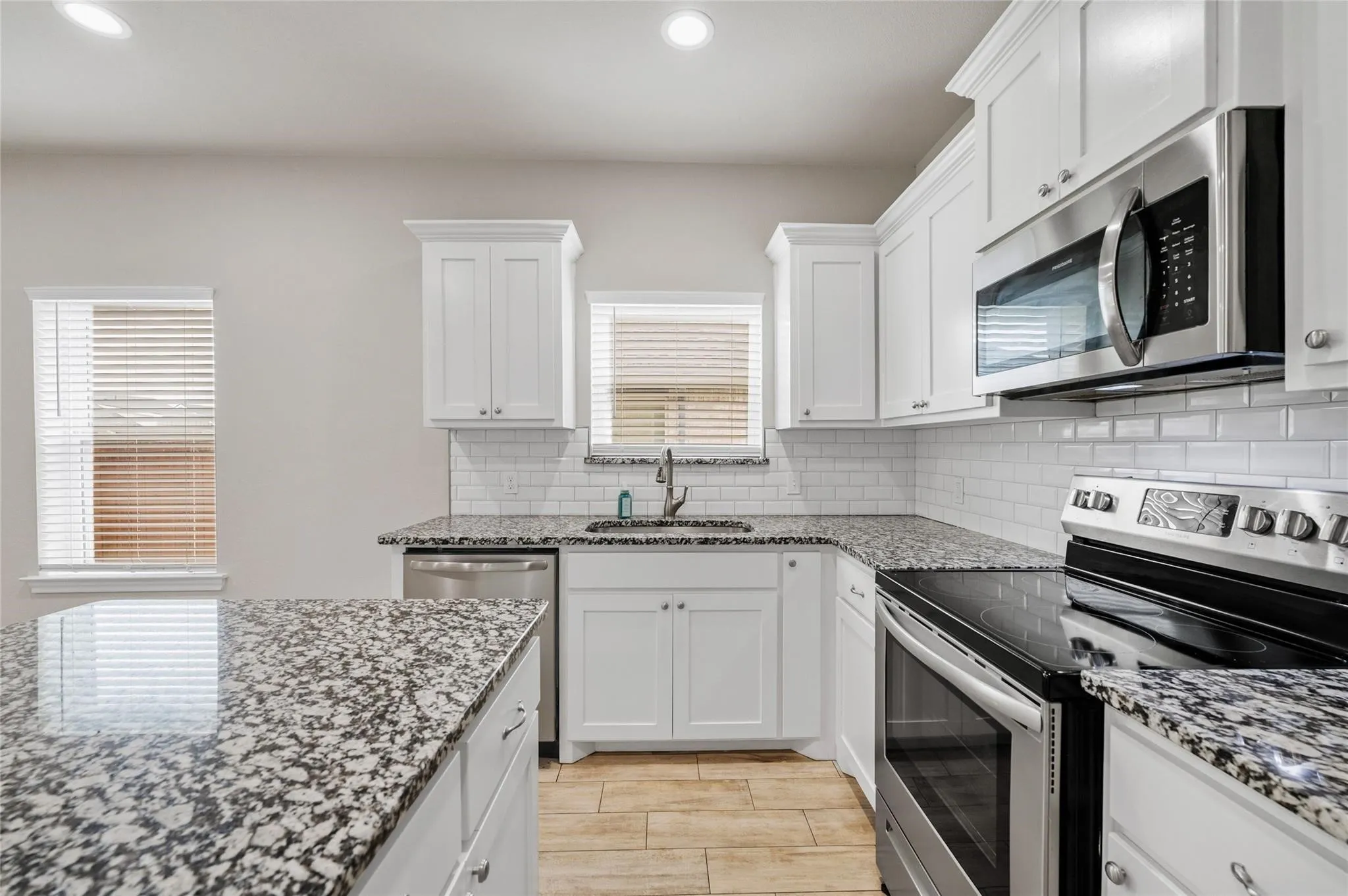 Single Family Residence For Rent in Grayson County , 1104 Silverton Drive, Sherman, Texas 75092, 3 Bedroom, 2 Bathroom, 2 Garage spaces, 1,517 Sqft, built in 2020, mls#21402468, Real Estate Agent in Sherman, Homes For Rent in Grayson county, Homes For Rent in Sherman, Realtor in Sherman Texas, Real Estate Brokerage Independent Realty Texas, Luminita Cordes Realtor