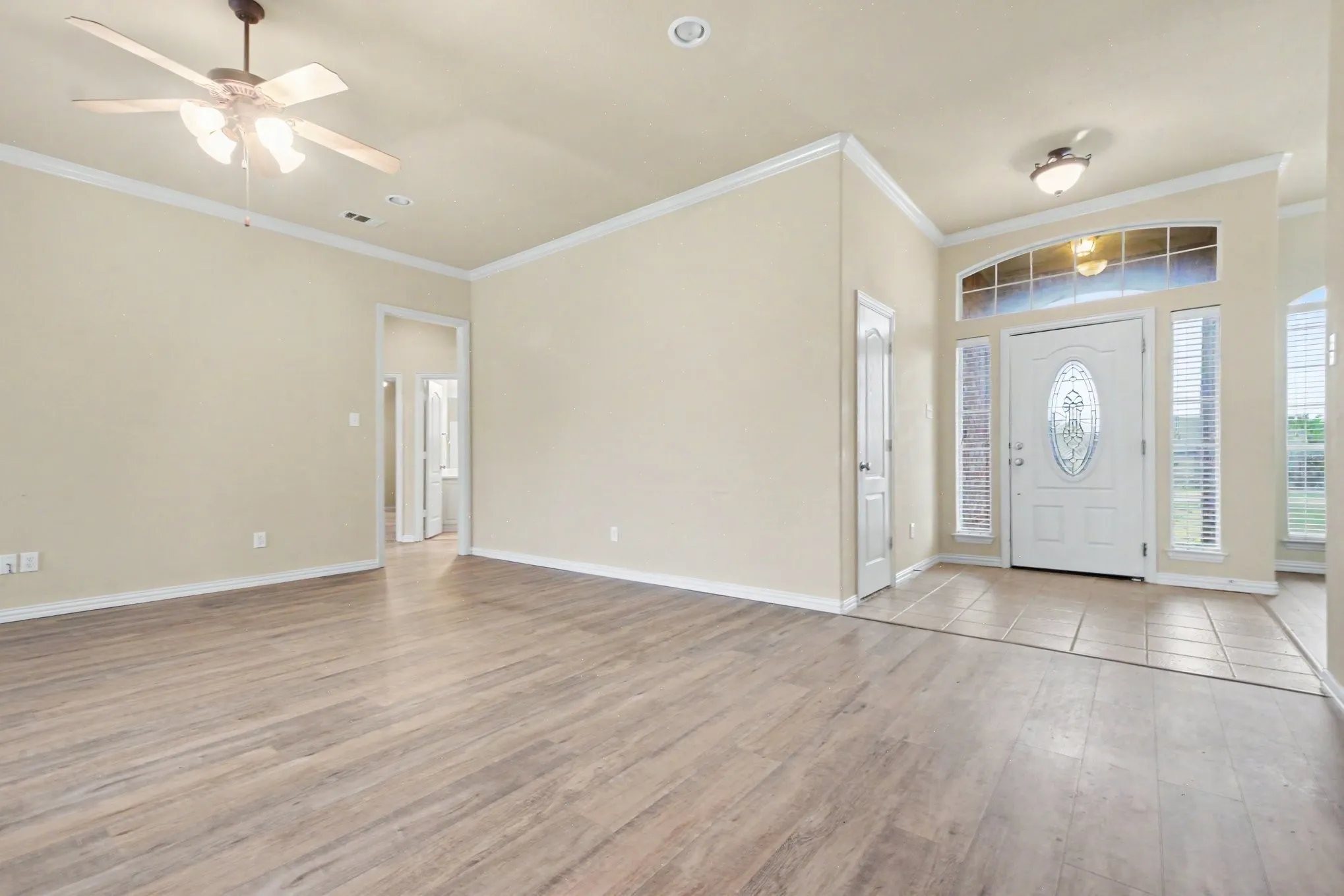 Single Family Residence For Sale in Ellis County , 5840 Deerfield Lane, Midlothian, Texas 76065, 3 Bedroom, 2 Bathroom, 2 Garage spaces, 2,179 Sqft, built in 2004, mls#21399849, Real Estate Agent in Midlothian, Homes For Sale in Ellis county, Homes For Sale in Midlothian, Realtor in Midlothian Texas, Real Estate Brokerage Independent Realty Texas, Luminita Cordes Realtor