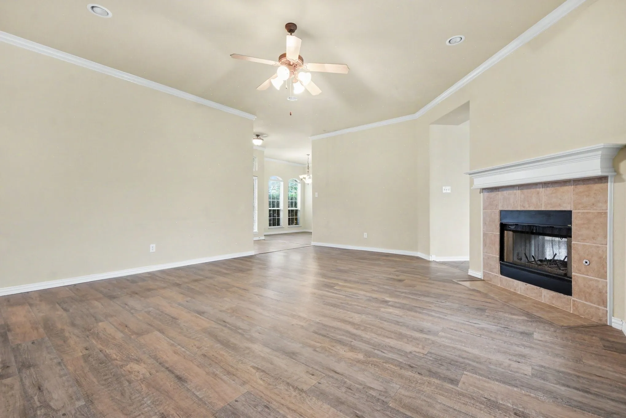 Single Family Residence For Sale in Ellis County , 5840 Deerfield Lane, Midlothian, Texas 76065, 3 Bedroom, 2 Bathroom, 2 Garage spaces, 2,179 Sqft, built in 2004, mls#21399849, Real Estate Agent in Midlothian, Homes For Sale in Ellis county, Homes For Sale in Midlothian, Realtor in Midlothian Texas, Real Estate Brokerage Independent Realty Texas, Luminita Cordes Realtor