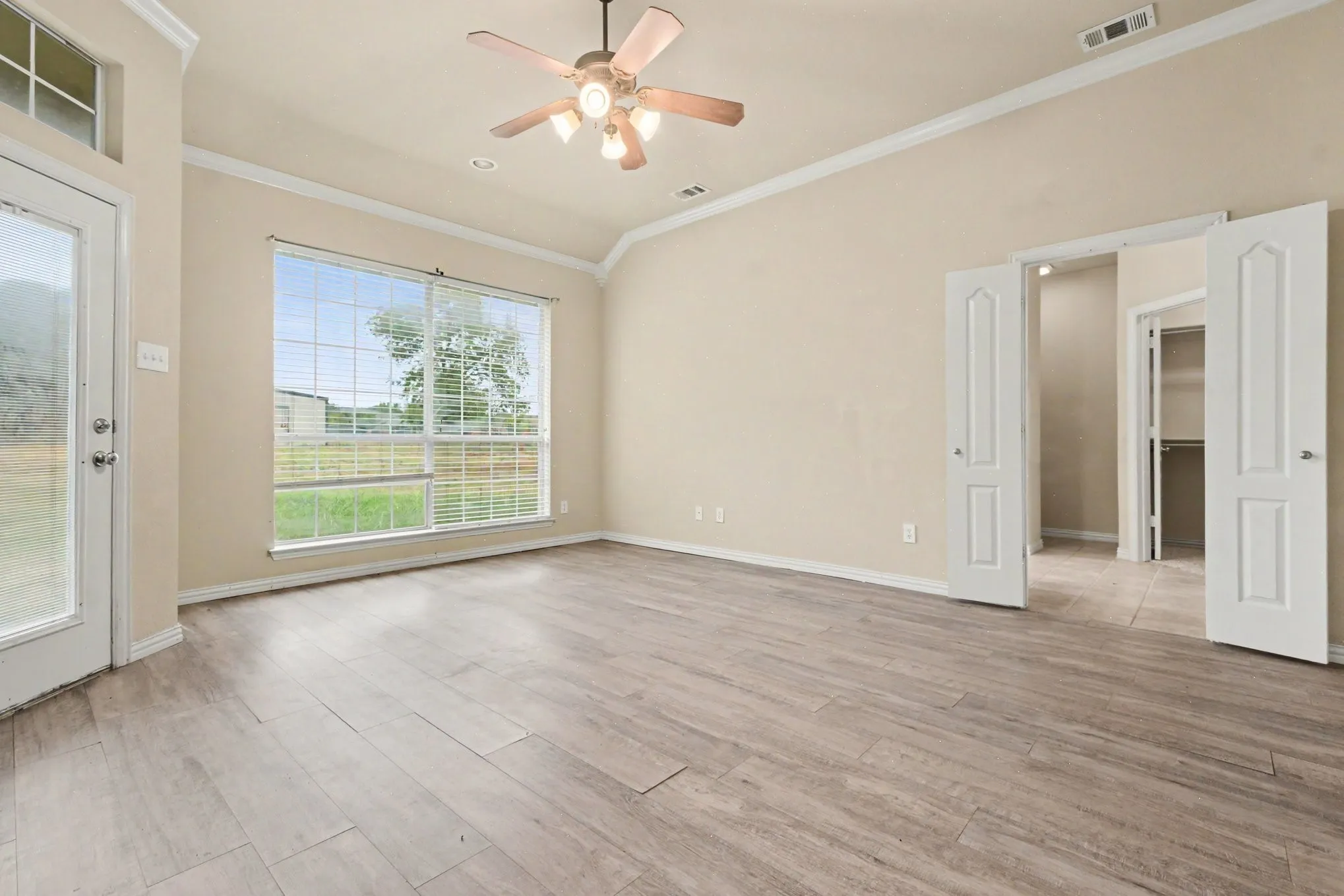 Single Family Residence For Sale in Ellis County , 5840 Deerfield Lane, Midlothian, Texas 76065, 3 Bedroom, 2 Bathroom, 2 Garage spaces, 2,179 Sqft, built in 2004, mls#21399849, Real Estate Agent in Midlothian, Homes For Sale in Ellis county, Homes For Sale in Midlothian, Realtor in Midlothian Texas, Real Estate Brokerage Independent Realty Texas, Luminita Cordes Realtor