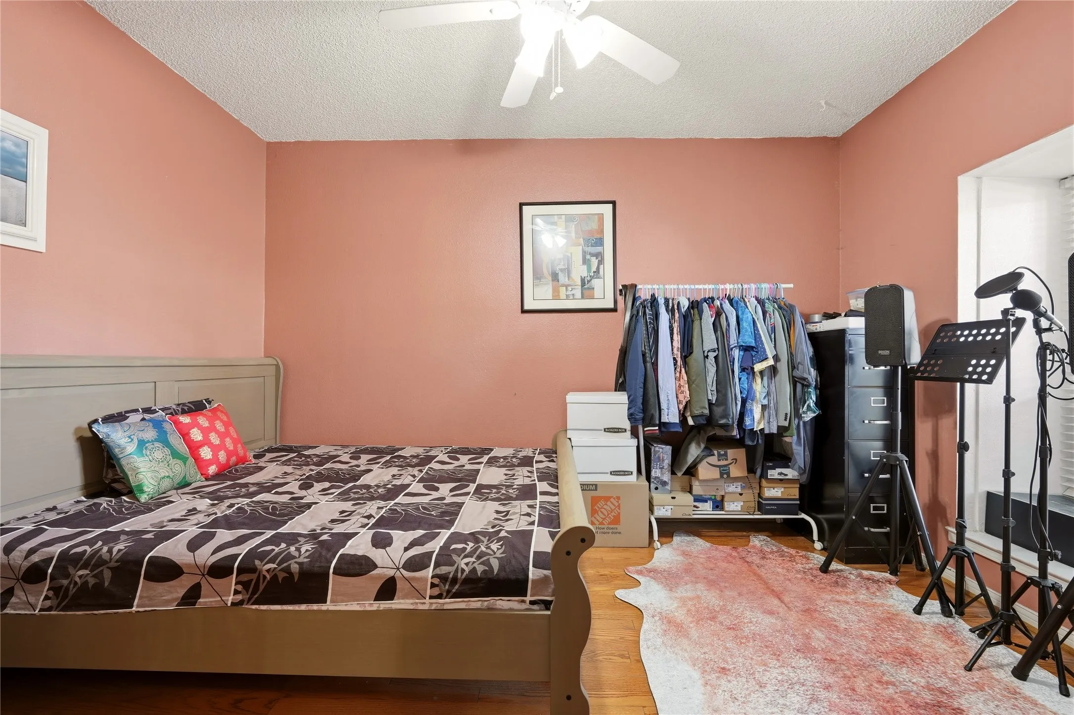 Single Family Residence For Sale in Tarrant County , 4201 Briar Hill Drive, Grand Prairie, Texas 75052, 3 Bedroom, 4 Bathroom, 2 Garage spaces, 2,800 Sqft, built in 1987, mls#21402471, Real Estate Agent in Grand Prairie, Homes For Sale in Tarrant county, Homes For Sale in Grand Prairie, Realtor in Grand Prairie Texas, Real Estate Brokerage Independent Realty Texas, Luminita Cordes Realtor