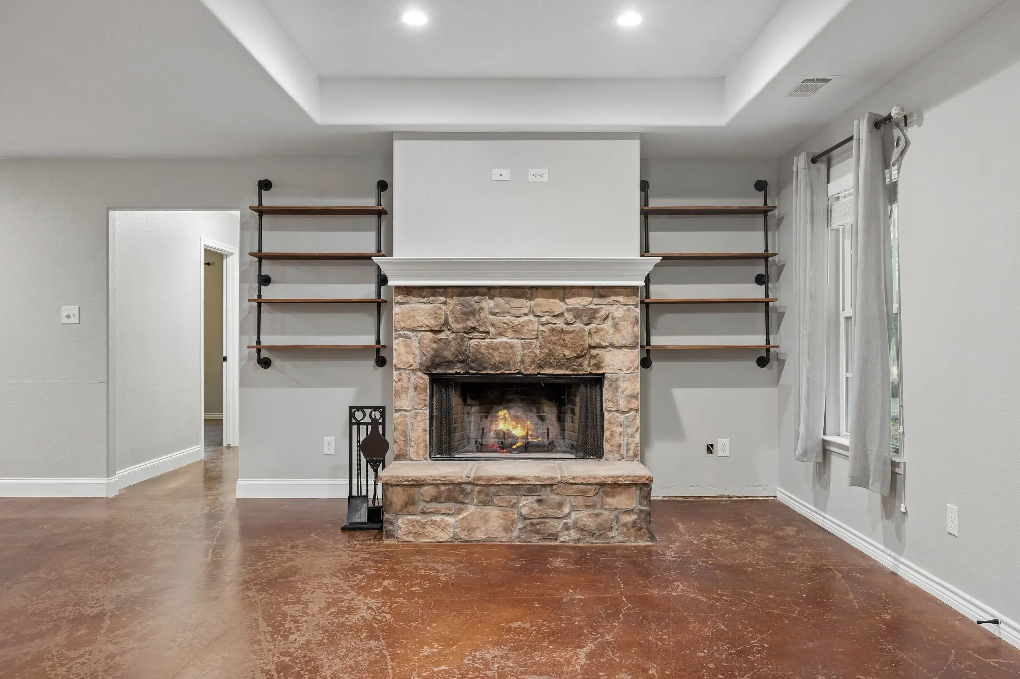 Single Family Residence For Sale in Wise County , 1382 Rogers Road, Newark, Texas 76071, 3 Bedroom, 2 Bathroom, 4 Garage spaces, 1,941 Sqft, built in 2016, mls#21402244, Real Estate Agent in Newark, Homes For Sale in Wise county, Homes For Sale in Newark, Realtor in Newark Texas, Real Estate Brokerage Independent Realty Texas, Luminita Cordes Realtor