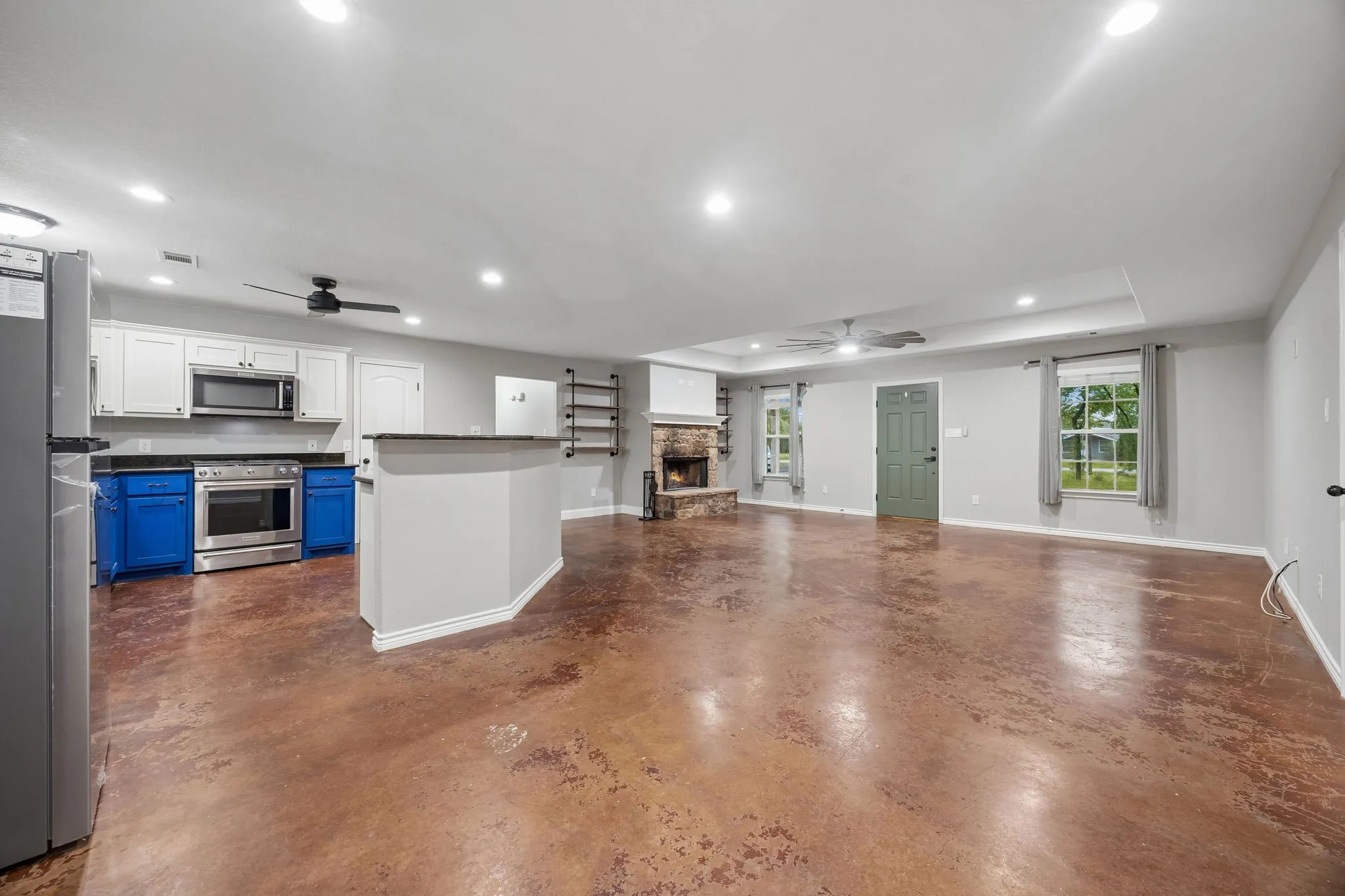 Single Family Residence For Sale in Wise County , 1382 Rogers Road, Newark, Texas 76071, 3 Bedroom, 2 Bathroom, 4 Garage spaces, 1,941 Sqft, built in 2016, mls#21402244, Real Estate Agent in Newark, Homes For Sale in Wise county, Homes For Sale in Newark, Realtor in Newark Texas, Real Estate Brokerage Independent Realty Texas, Luminita Cordes Realtor