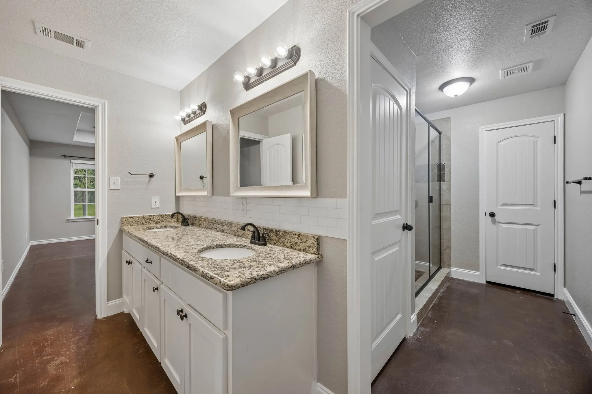 Single Family Residence For Sale in Wise County , 1382 Rogers Road, Newark, Texas 76071, 3 Bedroom, 2 Bathroom, 4 Garage spaces, 1,941 Sqft, built in 2016, mls#21402244, Real Estate Agent in Newark, Homes For Sale in Wise county, Homes For Sale in Newark, Realtor in Newark Texas, Real Estate Brokerage Independent Realty Texas, Luminita Cordes Realtor