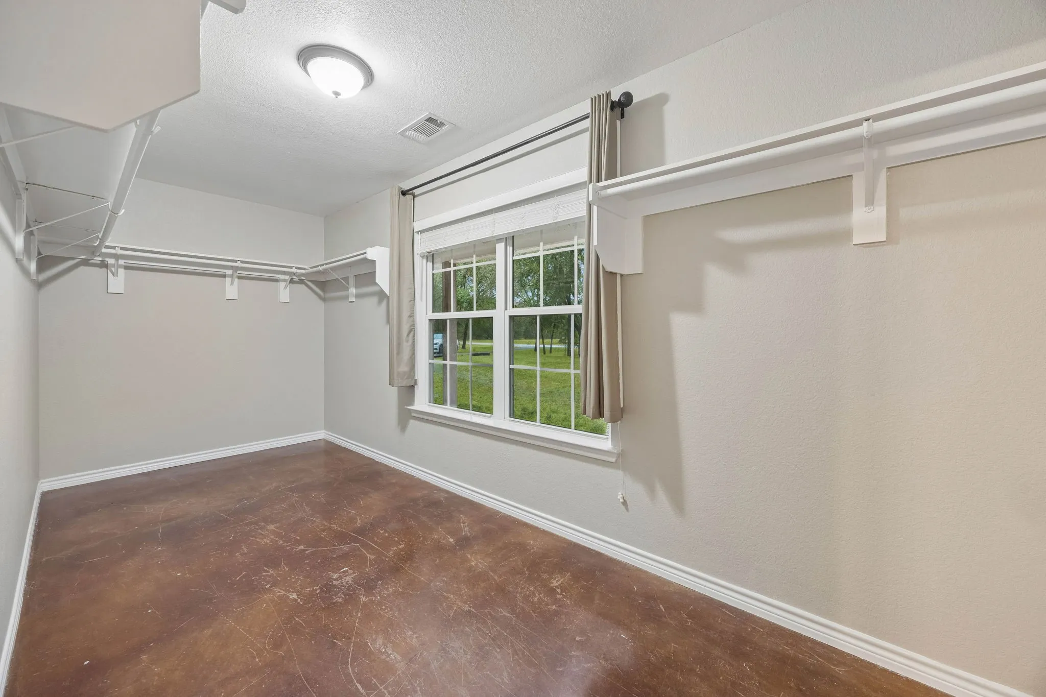 Single Family Residence For Sale in Wise County , 1382 Rogers Road, Newark, Texas 76071, 3 Bedroom, 2 Bathroom, 4 Garage spaces, 1,941 Sqft, built in 2016, mls#21402244, Real Estate Agent in Newark, Homes For Sale in Wise county, Homes For Sale in Newark, Realtor in Newark Texas, Real Estate Brokerage Independent Realty Texas, Luminita Cordes Realtor