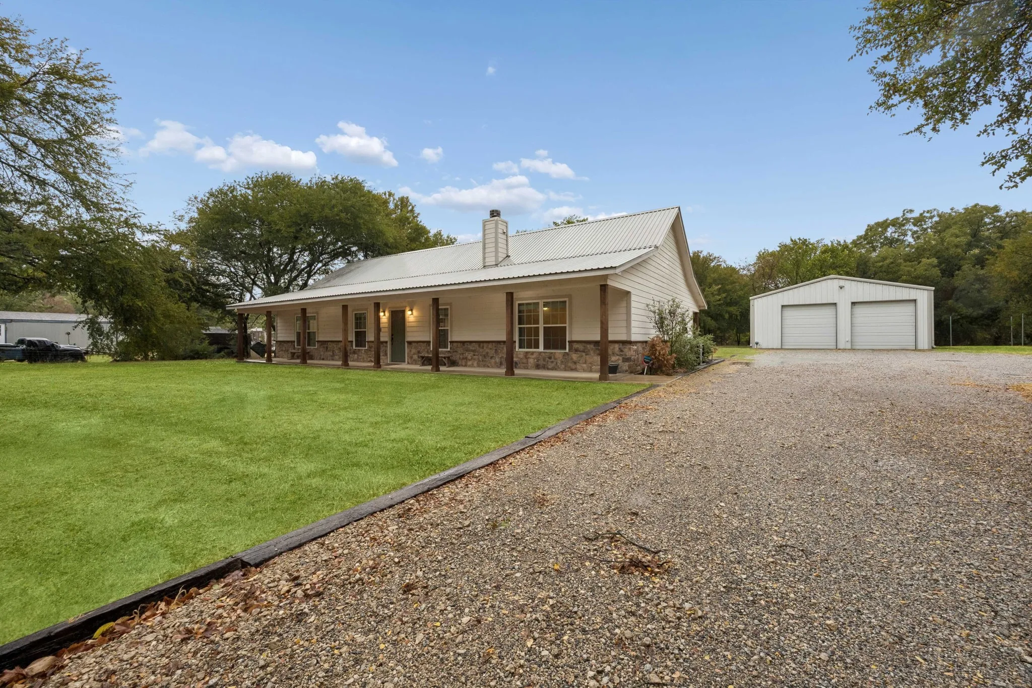 Single Family Residence For Sale in Wise County , 1382 Rogers Road, Newark, Texas 76071, 3 Bedroom, 2 Bathroom, 4 Garage spaces, 1,941 Sqft, built in 2016, mls#21402244, Real Estate Agent in Newark, Homes For Sale in Wise county, Homes For Sale in Newark, Realtor in Newark Texas, Real Estate Brokerage Independent Realty Texas, Luminita Cordes Realtor