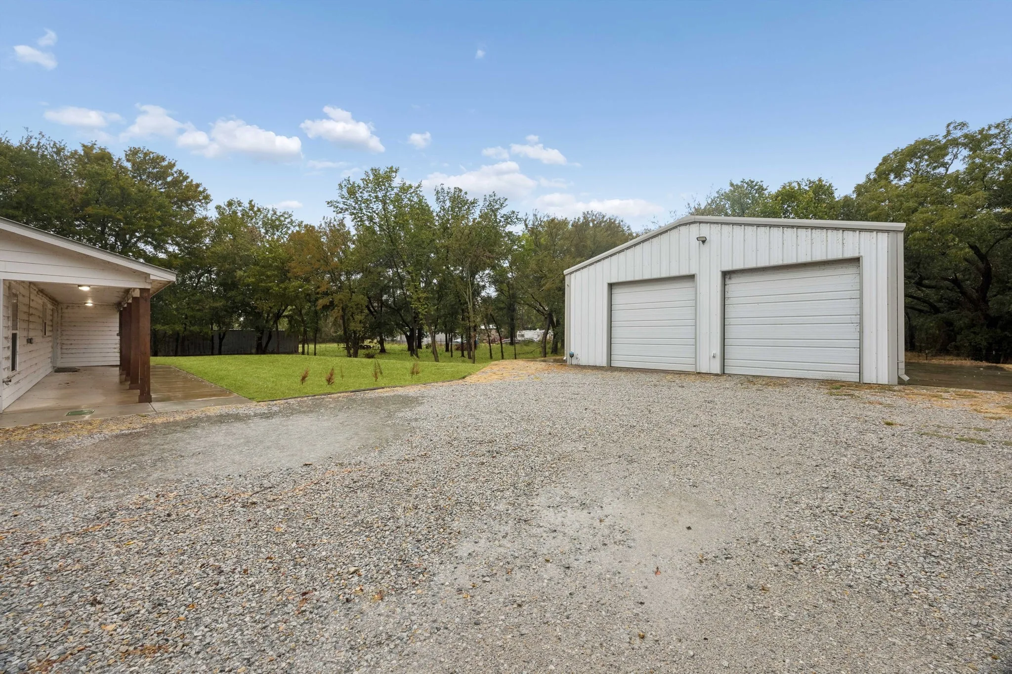 Single Family Residence For Sale in Wise County , 1382 Rogers Road, Newark, Texas 76071, 3 Bedroom, 2 Bathroom, 4 Garage spaces, 1,941 Sqft, built in 2016, mls#21402244, Real Estate Agent in Newark, Homes For Sale in Wise county, Homes For Sale in Newark, Realtor in Newark Texas, Real Estate Brokerage Independent Realty Texas, Luminita Cordes Realtor