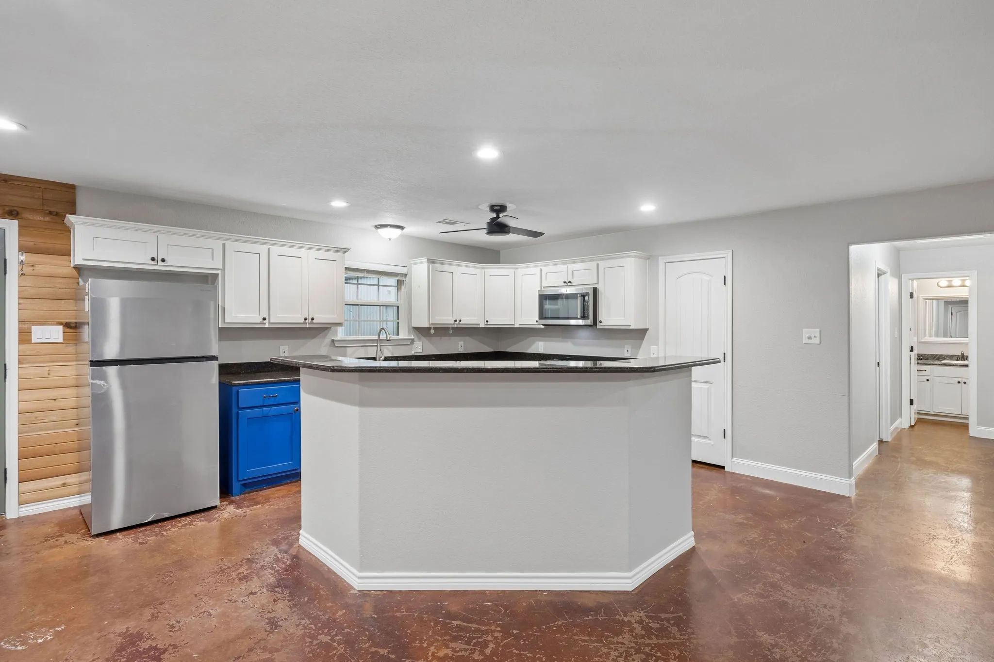 Single Family Residence For Sale in Wise County , 1382 Rogers Road, Newark, Texas 76071, 3 Bedroom, 2 Bathroom, 4 Garage spaces, 1,941 Sqft, built in 2016, mls#21402244, Real Estate Agent in Newark, Homes For Sale in Wise county, Homes For Sale in Newark, Realtor in Newark Texas, Real Estate Brokerage Independent Realty Texas, Luminita Cordes Realtor