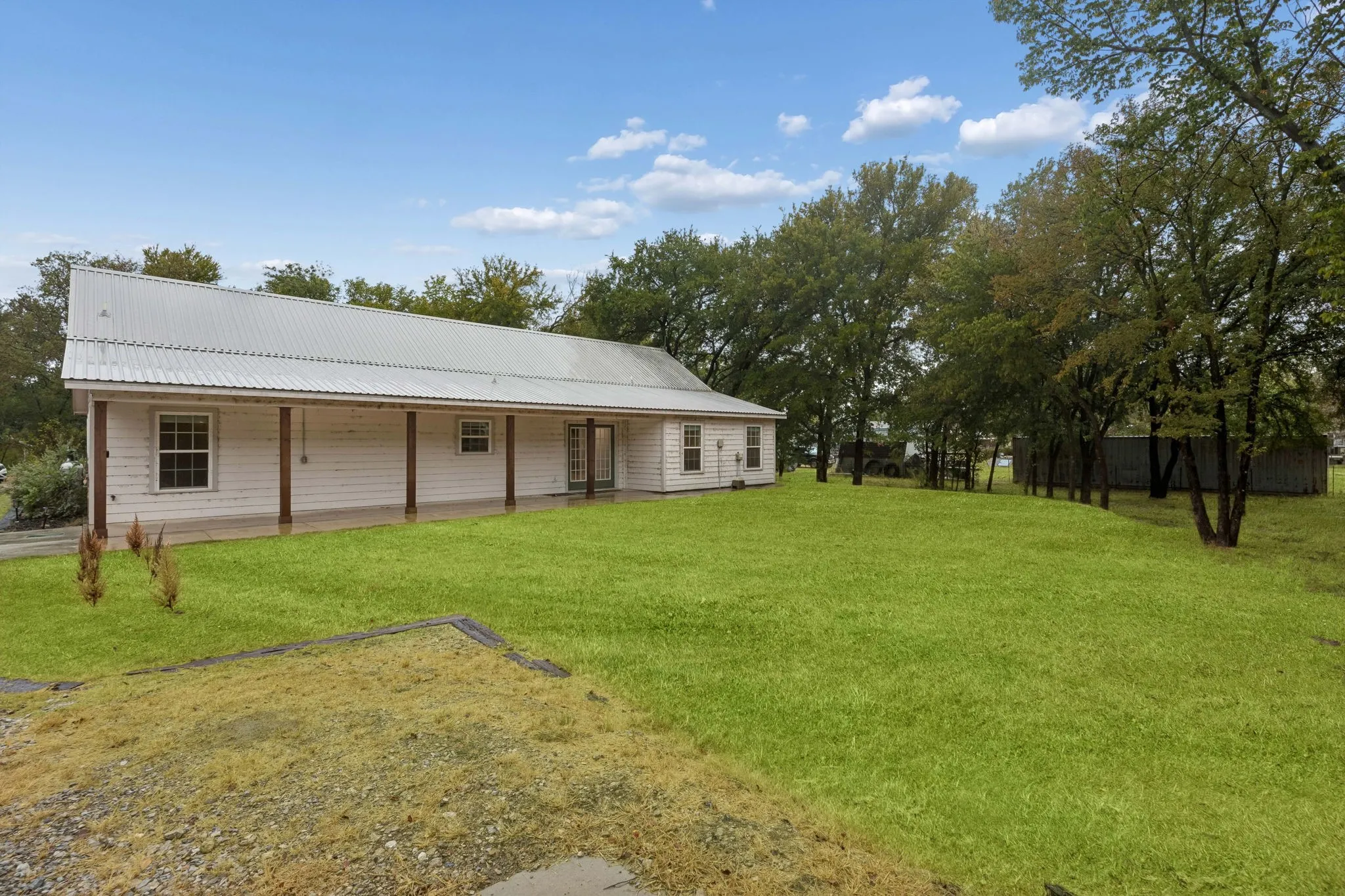 Single Family Residence For Sale in Wise County , 1382 Rogers Road, Newark, Texas 76071, 3 Bedroom, 2 Bathroom, 4 Garage spaces, 1,941 Sqft, built in 2016, mls#21402244, Real Estate Agent in Newark, Homes For Sale in Wise county, Homes For Sale in Newark, Realtor in Newark Texas, Real Estate Brokerage Independent Realty Texas, Luminita Cordes Realtor