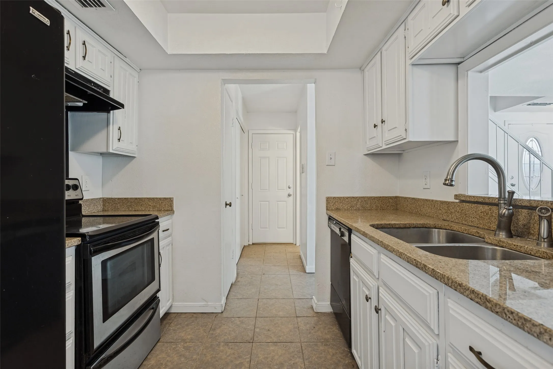 Single Family Residence For Sale in Dallas County , 2820 Southern Cross Drive, Garland, Texas 75044, 3 Bedroom, 3 Bathroom, 2 Garage spaces, 1,382 Sqft, built in 1978, mls#21402480, Real Estate Agent in Garland, Homes For Sale in Dallas county, Homes For Sale in Garland, Realtor in Garland Texas, Real Estate Brokerage Independent Realty Texas, Luminita Cordes Realtor