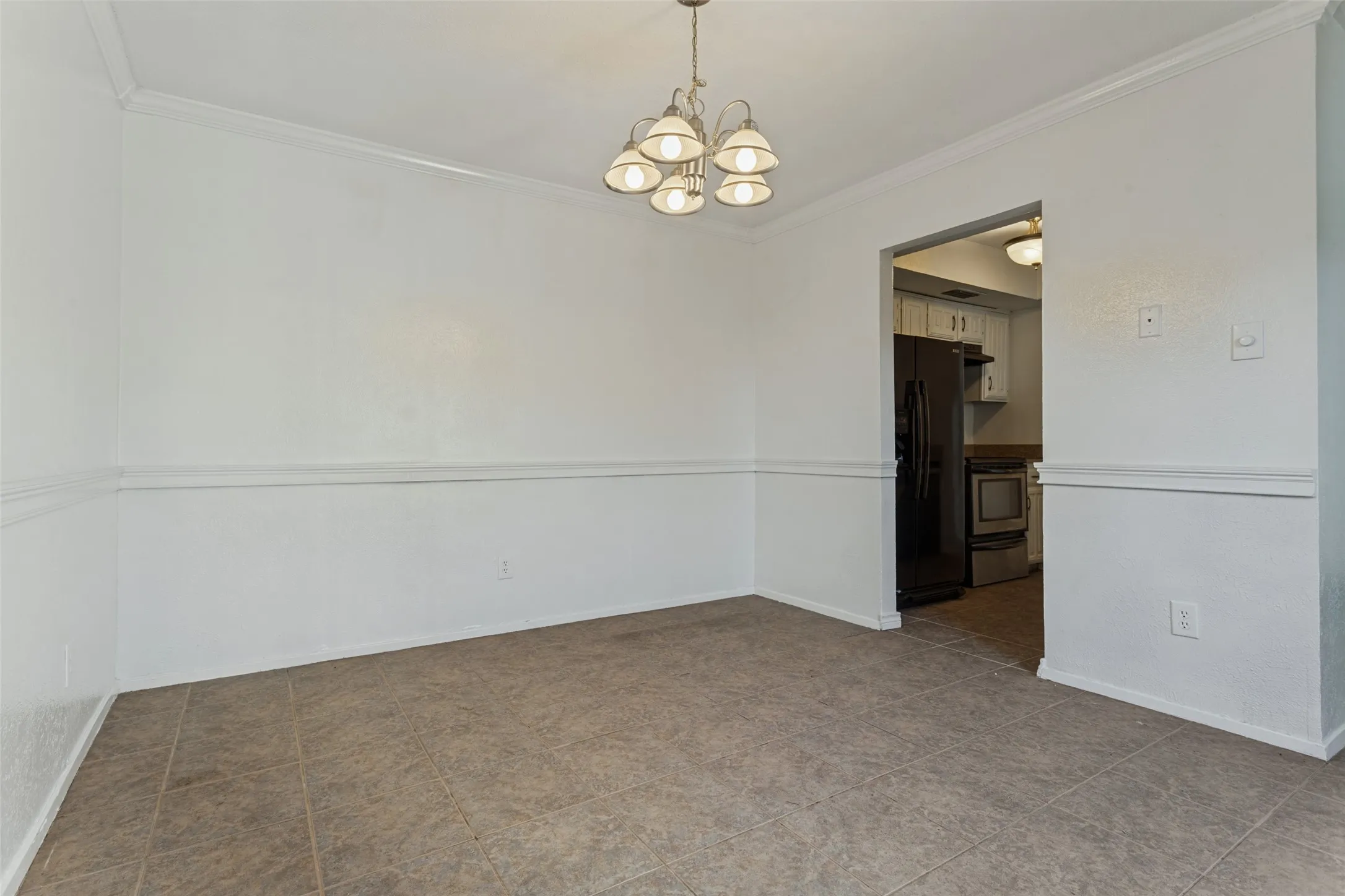 Single Family Residence For Sale in Dallas County , 2820 Southern Cross Drive, Garland, Texas 75044, 3 Bedroom, 3 Bathroom, 2 Garage spaces, 1,382 Sqft, built in 1978, mls#21402480, Real Estate Agent in Garland, Homes For Sale in Dallas county, Homes For Sale in Garland, Realtor in Garland Texas, Real Estate Brokerage Independent Realty Texas, Luminita Cordes Realtor