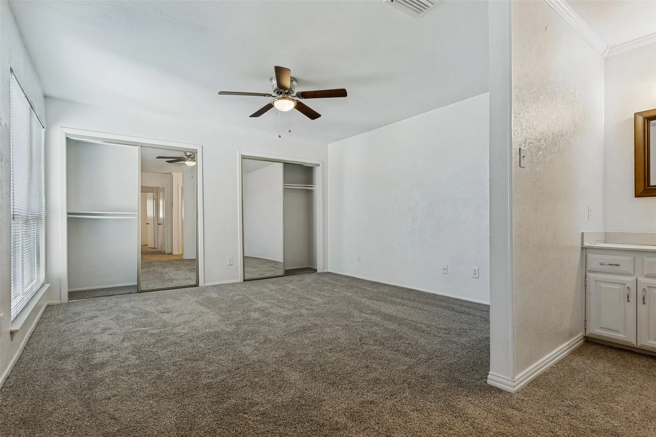 Single Family Residence For Sale in Dallas County , 2820 Southern Cross Drive, Garland, Texas 75044, 3 Bedroom, 3 Bathroom, 2 Garage spaces, 1,382 Sqft, built in 1978, mls#21402480, Real Estate Agent in Garland, Homes For Sale in Dallas county, Homes For Sale in Garland, Realtor in Garland Texas, Real Estate Brokerage Independent Realty Texas, Luminita Cordes Realtor