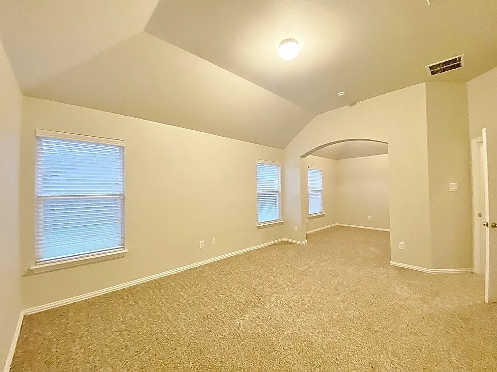 Single Family Residence For Rent in Denton County , 2400 Miranda Place, Denton, Texas 76210, 3 Bedroom, 2 Bathroom, 2 Garage spaces, 1,850 Sqft, built in 2008, mls#21402482, Real Estate Agent in Denton, Homes For Rent in Denton county, Homes For Rent in Denton, Realtor in Denton Texas, Real Estate Brokerage Independent Realty Texas, Luminita Cordes Realtor