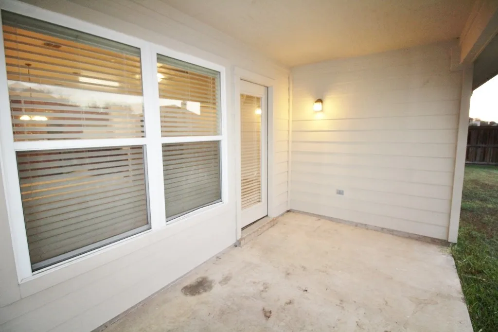 Single Family Residence For Rent in Denton County , 2400 Miranda Place, Denton, Texas 76210, 3 Bedroom, 2 Bathroom, 2 Garage spaces, 1,850 Sqft, built in 2008, mls#21402482, Real Estate Agent in Denton, Homes For Rent in Denton county, Homes For Rent in Denton, Realtor in Denton Texas, Real Estate Brokerage Independent Realty Texas, Luminita Cordes Realtor