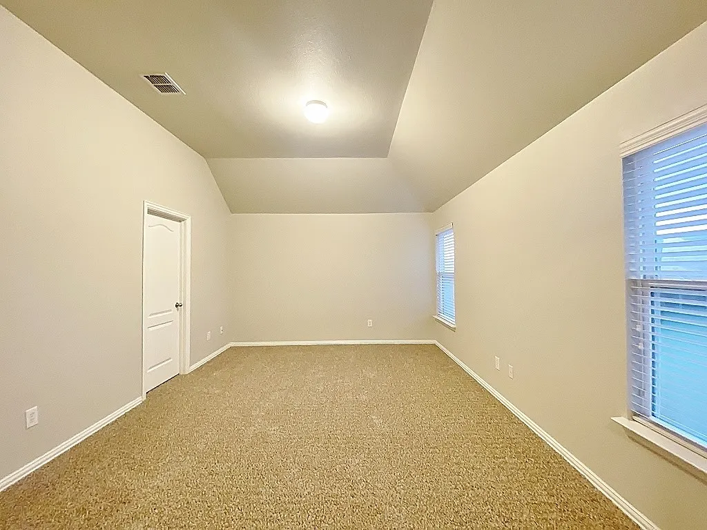 Single Family Residence For Rent in Denton County , 2400 Miranda Place, Denton, Texas 76210, 3 Bedroom, 2 Bathroom, 2 Garage spaces, 1,850 Sqft, built in 2008, mls#21402482, Real Estate Agent in Denton, Homes For Rent in Denton county, Homes For Rent in Denton, Realtor in Denton Texas, Real Estate Brokerage Independent Realty Texas, Luminita Cordes Realtor