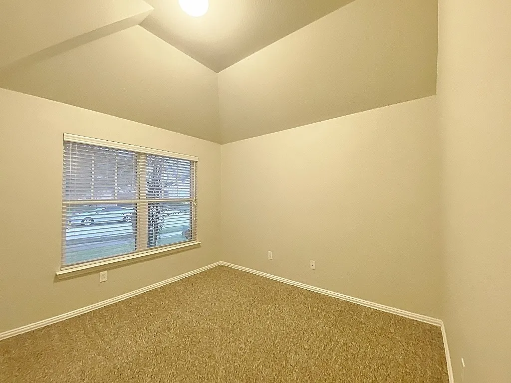 Single Family Residence For Rent in Denton County , 2400 Miranda Place, Denton, Texas 76210, 3 Bedroom, 2 Bathroom, 2 Garage spaces, 1,850 Sqft, built in 2008, mls#21402482, Real Estate Agent in Denton, Homes For Rent in Denton county, Homes For Rent in Denton, Realtor in Denton Texas, Real Estate Brokerage Independent Realty Texas, Luminita Cordes Realtor