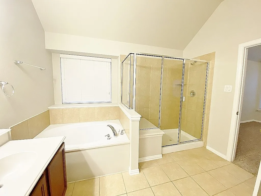 Single Family Residence For Rent in Denton County , 2400 Miranda Place, Denton, Texas 76210, 3 Bedroom, 2 Bathroom, 2 Garage spaces, 1,850 Sqft, built in 2008, mls#21402482, Real Estate Agent in Denton, Homes For Rent in Denton county, Homes For Rent in Denton, Realtor in Denton Texas, Real Estate Brokerage Independent Realty Texas, Luminita Cordes Realtor