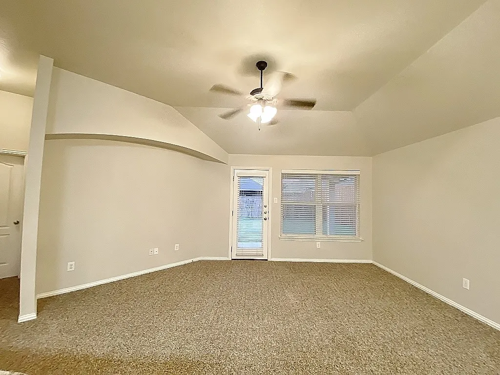 Single Family Residence For Rent in Denton County , 2400 Miranda Place, Denton, Texas 76210, 3 Bedroom, 2 Bathroom, 2 Garage spaces, 1,850 Sqft, built in 2008, mls#21402482, Real Estate Agent in Denton, Homes For Rent in Denton county, Homes For Rent in Denton, Realtor in Denton Texas, Real Estate Brokerage Independent Realty Texas, Luminita Cordes Realtor