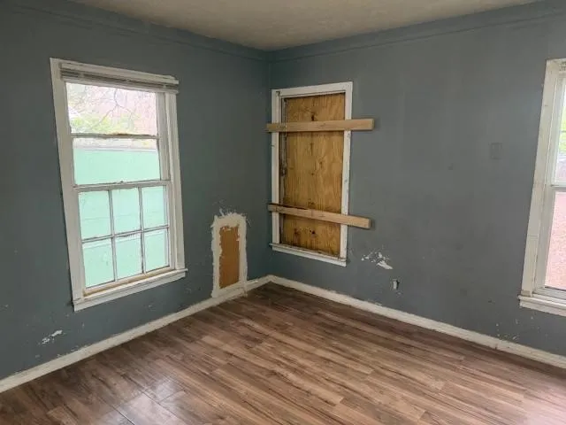 Single Family Residence For Sale in Tarrant County , 3532 Pioneer Street, Fort Worth, Texas 76119, 3 Bedroom, 2 Bathroom, Garage spaces, 939 Sqft, built in 1950, mls#21401474, Real Estate Agent in Fort Worth, Homes For Sale in Tarrant county, Homes For Sale in Fort Worth, Realtor in Fort Worth Texas, Real Estate Brokerage Independent Realty Texas, Luminita Cordes Realtor