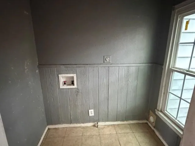 Single Family Residence For Sale in Tarrant County , 3532 Pioneer Street, Fort Worth, Texas 76119, 3 Bedroom, 2 Bathroom, Garage spaces, 939 Sqft, built in 1950, mls#21401474, Real Estate Agent in Fort Worth, Homes For Sale in Tarrant county, Homes For Sale in Fort Worth, Realtor in Fort Worth Texas, Real Estate Brokerage Independent Realty Texas, Luminita Cordes Realtor