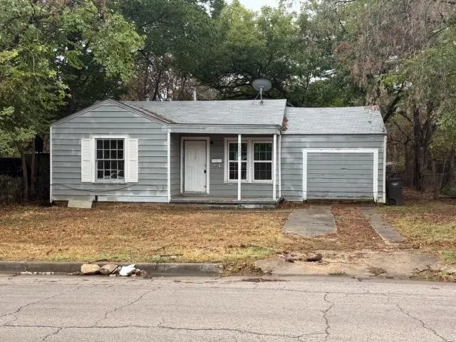 Single Family Residence For Sale in Tarrant County , 3532 Pioneer Street, Fort Worth, Texas 76119, 3 Bedroom, 2 Bathroom, Garage spaces, 939 Sqft, built in 1950, mls#21401474, Real Estate Agent in Fort Worth, Homes For Sale in Tarrant county, Homes For Sale in Fort Worth, Realtor in Fort Worth Texas, Real Estate Brokerage Independent Realty Texas, Luminita Cordes Realtor