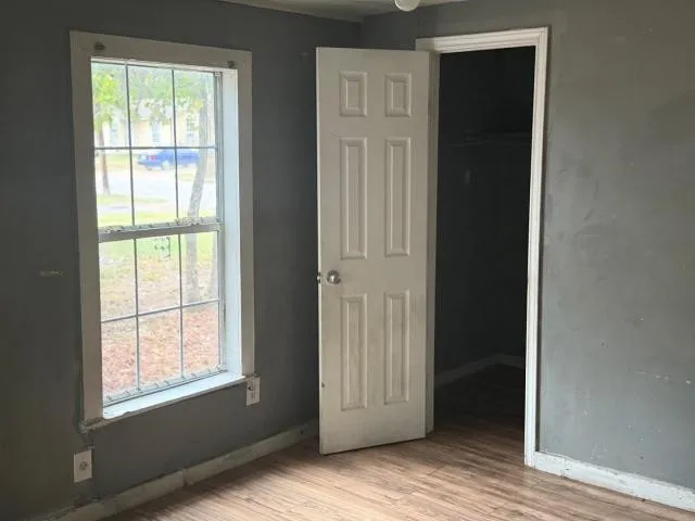 Single Family Residence For Sale in Tarrant County , 3532 Pioneer Street, Fort Worth, Texas 76119, 3 Bedroom, 2 Bathroom, Garage spaces, 939 Sqft, built in 1950, mls#21401474, Real Estate Agent in Fort Worth, Homes For Sale in Tarrant county, Homes For Sale in Fort Worth, Realtor in Fort Worth Texas, Real Estate Brokerage Independent Realty Texas, Luminita Cordes Realtor