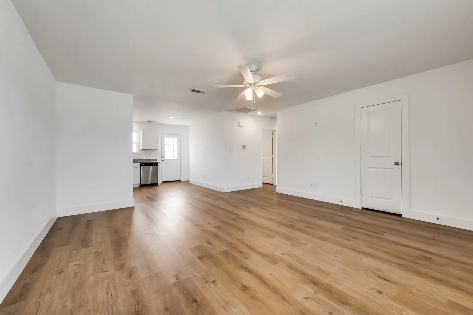 Duplex For Rent in Wise County , 108 James Court 100, Decatur, Texas 76234, 3 Bedroom, 2 Bathroom, Garage spaces, 1,112 Sqft, built in 2023, mls#21402483, Real Estate Agent in Decatur, Homes For Rent in Wise county, Homes For Rent in Decatur, Realtor in Decatur Texas, Real Estate Brokerage Independent Realty Texas, Luminita Cordes Realtor