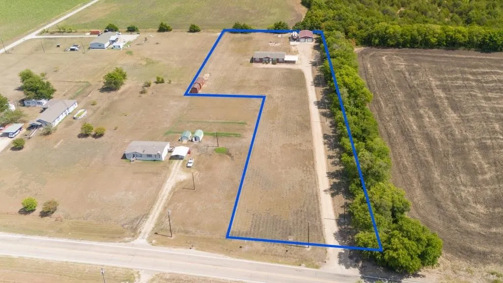 Mobile Home For Sale in Fannin County , 2418 FM 151, Whitewright, Texas 75491, 3 Bedroom, 2 Bathroom, 2 Garage spaces, 1,860 Sqft, built in 2017, mls#21401613, Real Estate Agent in Whitewright, Homes For Sale in Fannin county, Homes For Sale in Whitewright, Realtor in Whitewright Texas, Real Estate Brokerage Independent Realty Texas, Luminita Cordes Realtor