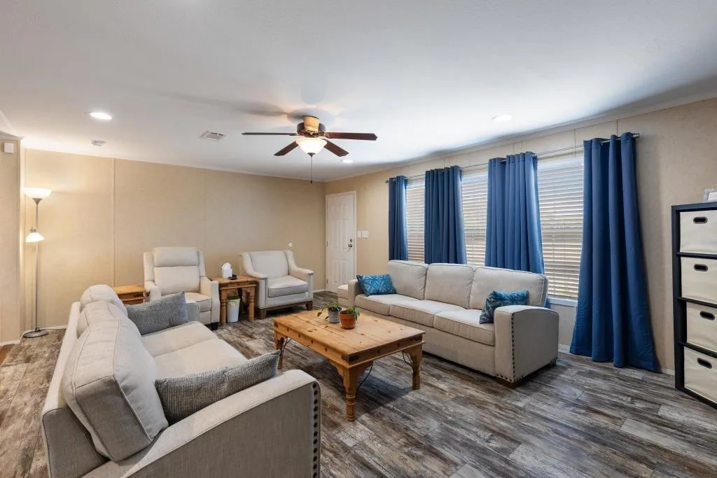 Mobile Home For Sale in Fannin County , 2418 FM 151, Whitewright, Texas 75491, 3 Bedroom, 2 Bathroom, 2 Garage spaces, 1,860 Sqft, built in 2017, mls#21401613, Real Estate Agent in Whitewright, Homes For Sale in Fannin county, Homes For Sale in Whitewright, Realtor in Whitewright Texas, Real Estate Brokerage Independent Realty Texas, Luminita Cordes Realtor