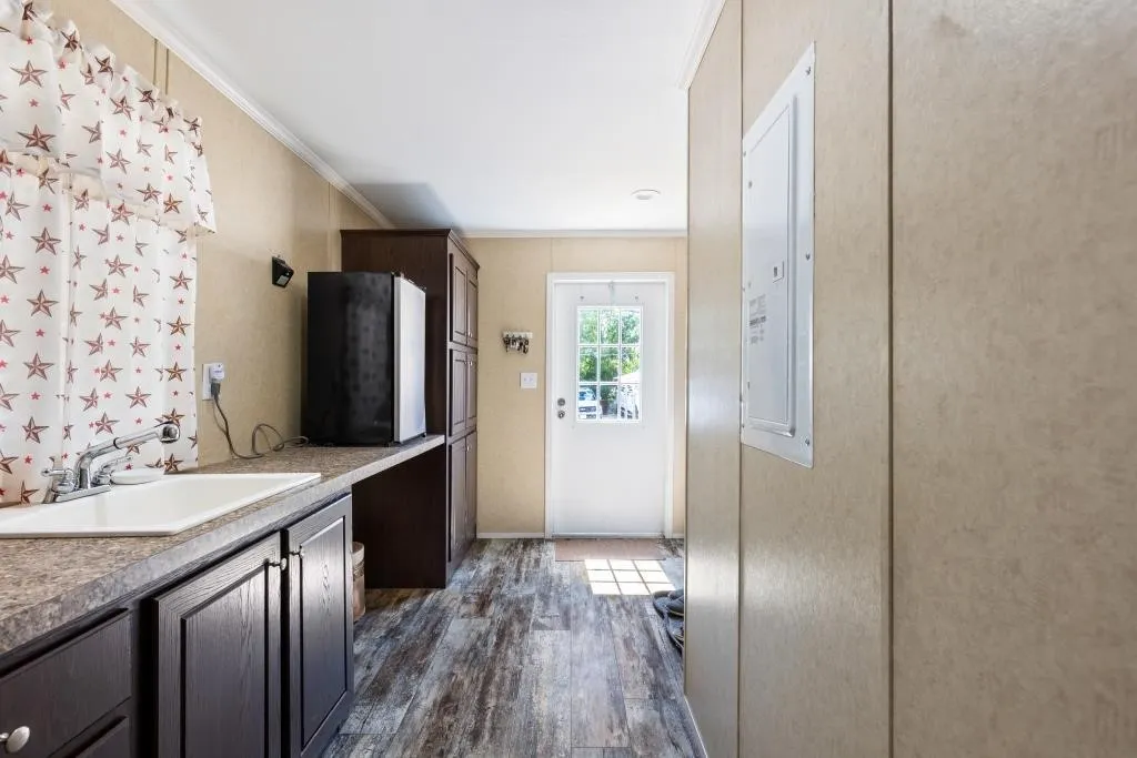 Mobile Home For Sale in Fannin County , 2418 FM 151, Whitewright, Texas 75491, 3 Bedroom, 2 Bathroom, 2 Garage spaces, 1,860 Sqft, built in 2017, mls#21401613, Real Estate Agent in Whitewright, Homes For Sale in Fannin county, Homes For Sale in Whitewright, Realtor in Whitewright Texas, Real Estate Brokerage Independent Realty Texas, Luminita Cordes Realtor