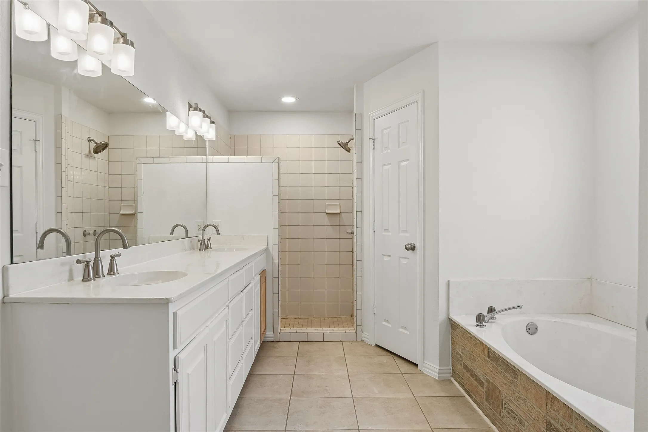 Single Family Residence For Sale in Denton County , 1570 Karen Drive, Argyle, Texas 76226, 3 Bedroom, 3 Bathroom, 2 Garage spaces, 2,271 Sqft, built in 1995, mls#21402472, Real Estate Agent in Argyle, Homes For Sale in Denton county, Homes For Sale in Argyle, Realtor in Argyle Texas, Real Estate Brokerage Independent Realty Texas, Luminita Cordes Realtor