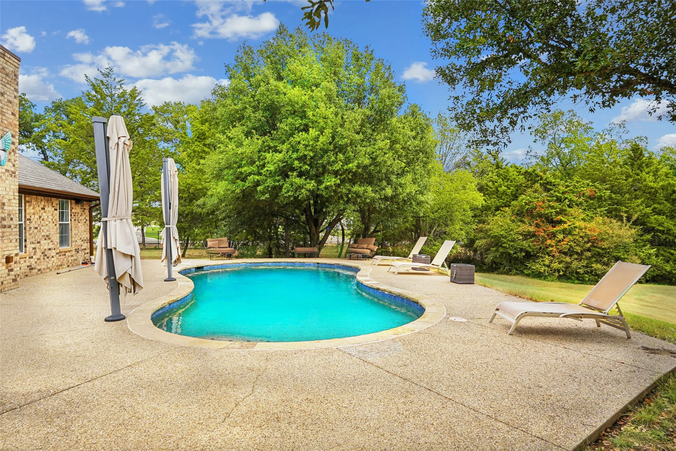 Single Family Residence For Sale in Denton County , 1570 Karen Drive, Argyle, Texas 76226, 3 Bedroom, 3 Bathroom, 2 Garage spaces, 2,271 Sqft, built in 1995, mls#21402472, Real Estate Agent in Argyle, Homes For Sale in Denton county, Homes For Sale in Argyle, Realtor in Argyle Texas, Real Estate Brokerage Independent Realty Texas, Luminita Cordes Realtor