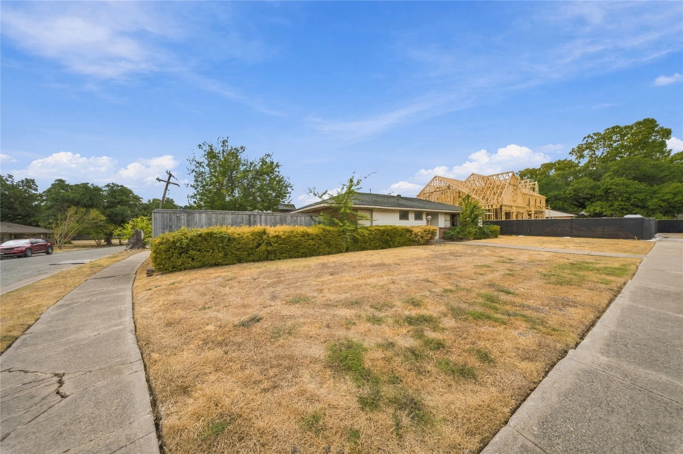 Single Family Residence For Sale in Dallas County , 3660 Warick Drive, Dallas, Texas 75229, 3 Bedroom, 2 Bathroom, 2 Garage spaces, 1,745 Sqft, built in 1956, mls#21399705, Real Estate Agent in Dallas, Homes For Sale in Dallas county, Homes For Sale in Dallas, Realtor in Dallas Texas, Real Estate Brokerage Independent Realty Texas, Luminita Cordes Realtor