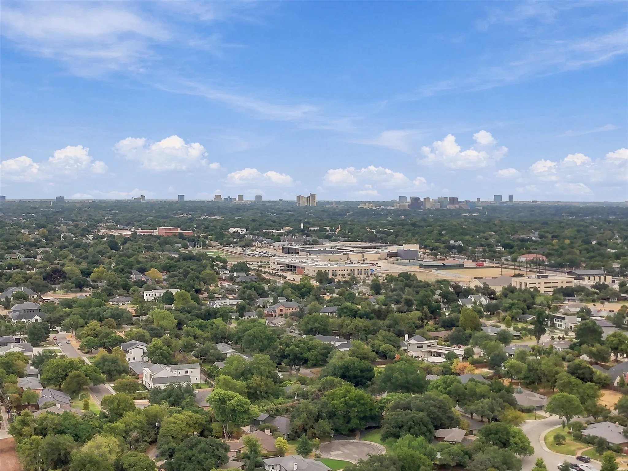 Single Family Residence For Sale in Dallas County , 3660 Warick Drive, Dallas, Texas 75229, 3 Bedroom, 2 Bathroom, 2 Garage spaces, 1,745 Sqft, built in 1956, mls#21399705, Real Estate Agent in Dallas, Homes For Sale in Dallas county, Homes For Sale in Dallas, Realtor in Dallas Texas, Real Estate Brokerage Independent Realty Texas, Luminita Cordes Realtor