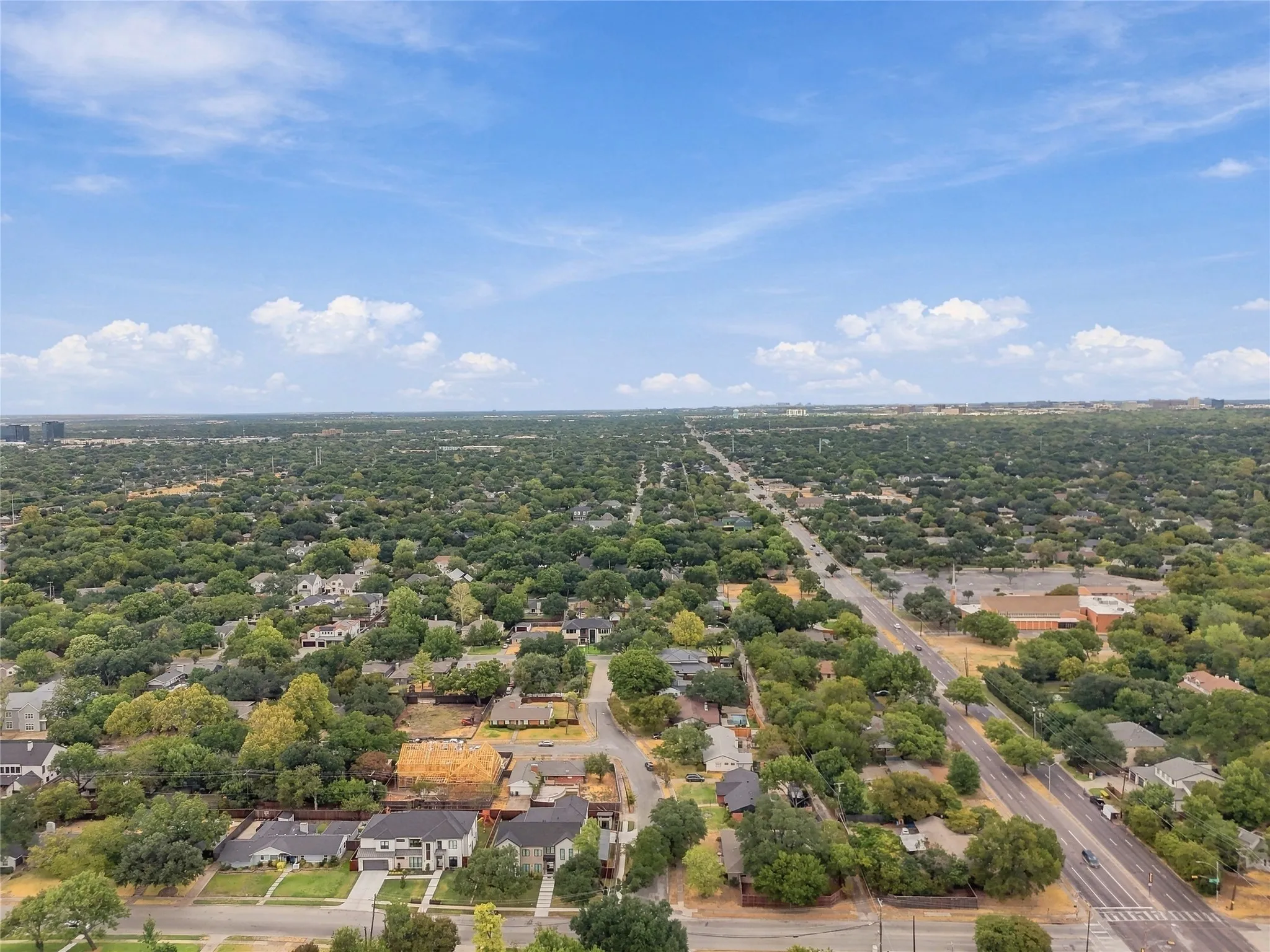 Single Family Residence For Sale in Dallas County , 3660 Warick Drive, Dallas, Texas 75229, 3 Bedroom, 2 Bathroom, 2 Garage spaces, 1,745 Sqft, built in 1956, mls#21399705, Real Estate Agent in Dallas, Homes For Sale in Dallas county, Homes For Sale in Dallas, Realtor in Dallas Texas, Real Estate Brokerage Independent Realty Texas, Luminita Cordes Realtor