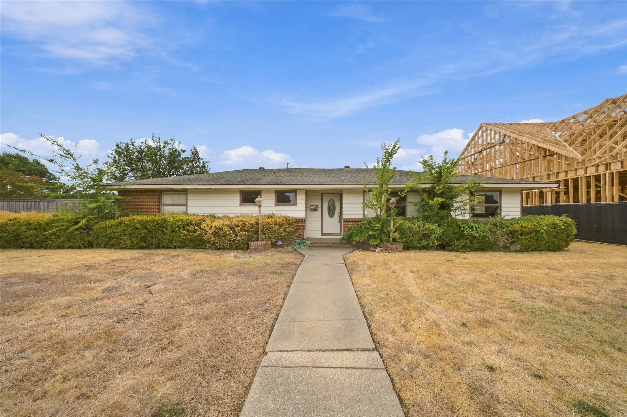 Single Family Residence For Sale in Dallas County , 3660 Warick Drive, Dallas, Texas 75229, 3 Bedroom, 2 Bathroom, 2 Garage spaces, 1,745 Sqft, built in 1956, mls#21399705, Real Estate Agent in Dallas, Homes For Sale in Dallas county, Homes For Sale in Dallas, Realtor in Dallas Texas, Real Estate Brokerage Independent Realty Texas, Luminita Cordes Realtor