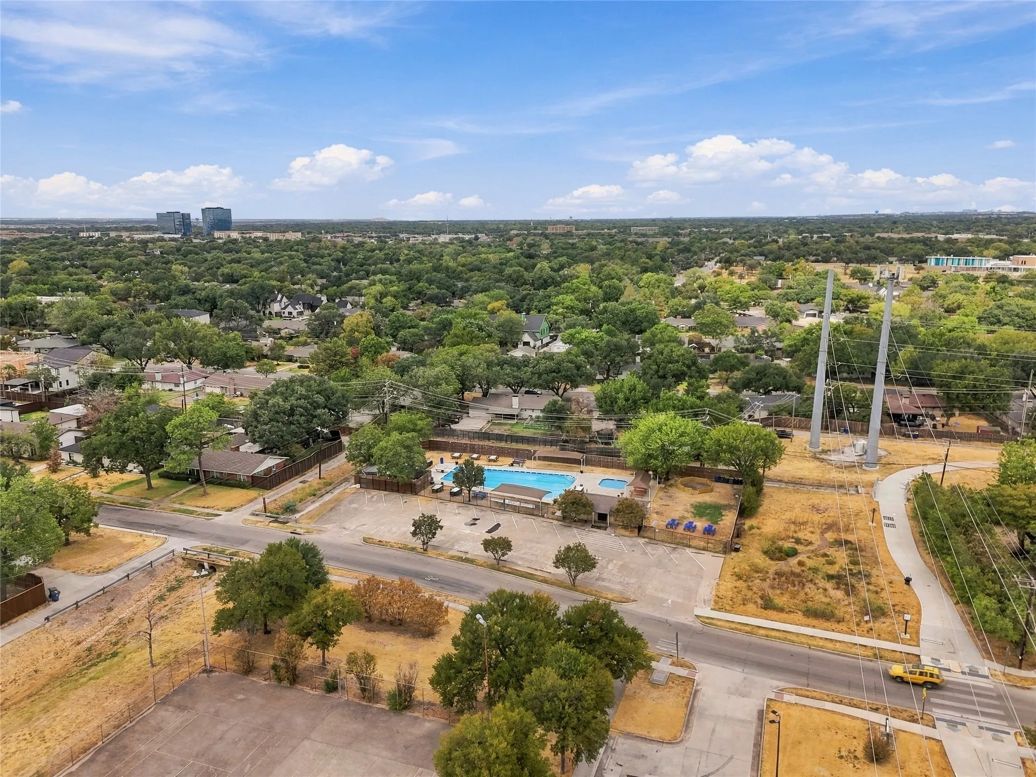 Single Family Residence For Sale in Dallas County , 3660 Warick Drive, Dallas, Texas 75229, 3 Bedroom, 2 Bathroom, 2 Garage spaces, 1,745 Sqft, built in 1956, mls#21399705, Real Estate Agent in Dallas, Homes For Sale in Dallas county, Homes For Sale in Dallas, Realtor in Dallas Texas, Real Estate Brokerage Independent Realty Texas, Luminita Cordes Realtor