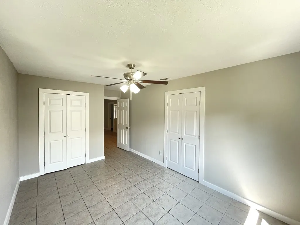 Single Family Residence For Sale in Henderson County , 615 Cherokee Trace, Athens, Texas 75751, 4 Bedroom, 2 Bathroom, Garage spaces, 2,069 Sqft, built in 1956, mls#21402488, Real Estate Agent in Athens, Homes For Sale in Henderson county, Homes For Sale in Athens, Realtor in Athens Texas, Real Estate Brokerage Independent Realty Texas, Luminita Cordes Realtor