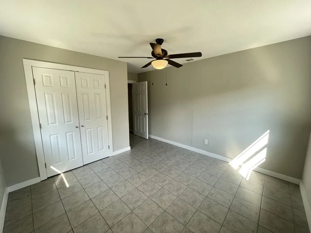 Single Family Residence For Sale in Henderson County , 615 Cherokee Trace, Athens, Texas 75751, 4 Bedroom, 2 Bathroom, Garage spaces, 2,069 Sqft, built in 1956, mls#21402488, Real Estate Agent in Athens, Homes For Sale in Henderson county, Homes For Sale in Athens, Realtor in Athens Texas, Real Estate Brokerage Independent Realty Texas, Luminita Cordes Realtor